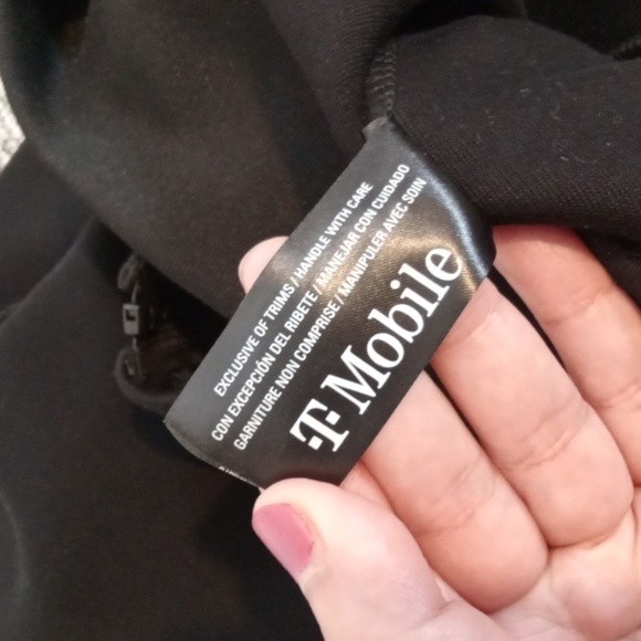 T-mobile Full Zip Employes Black Womens Jacket Long Sleeve Size Medium - Picture 6 of 10